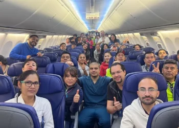 Llega a Acapulco primer grupo de médicos y enfermeras enviados por el Gobierno Federal