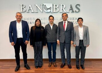 Américo Villarreal presenta proyectos ante BANOBRAS, para transformar transporte estatal