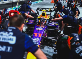 “Acabamos cuando la pista estaba mejorando”: ‘Checo’ Pérez cuestiona su salida en el GP de Las Vegas