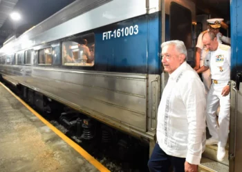 AMLO publica decreto sobre trenes de pasajeros; serán concesionadas 7 rutas