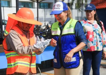 Protege Lili Campos a trabajadores de Servicios Públicos