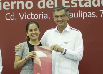 Entrega gobernador Américo Villarreal escrituras a 1,500 familias tamaulipecas