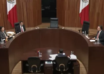 “No opino, tiene que ver con el proceso electoral”: AMLO sobre crisis en el TEPJF