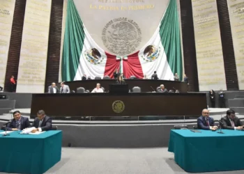 Cámara de Diputados da lugar a proceder penalmente en contra del fiscal Uriel Carmona