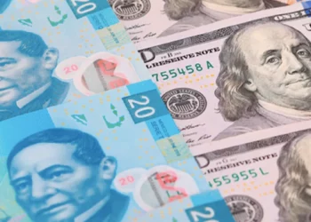 López Obrador presume fortaleza del peso frente al dólar