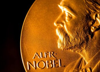 Premios Nobel honra a la ciencia básica, que permite avances como las vacunas anticovid