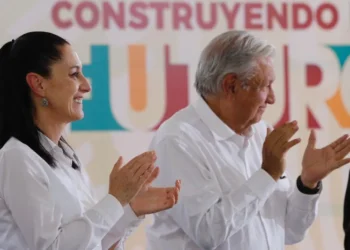 “No es cierto”, AMLO defiende a Claudia Sheinbaum y rechaza dichos de Sanjuana Martínez