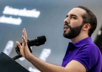 Opositores dicen que Bukele es conocido como el presidente que pactó con cárteles