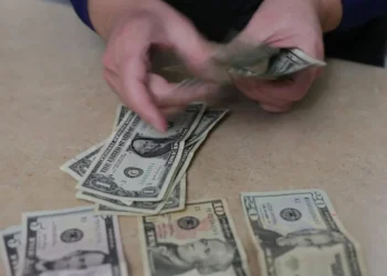 Remesas en México suben un 7.6 % hasta un récord de 63 mil 313 mdd en 2023