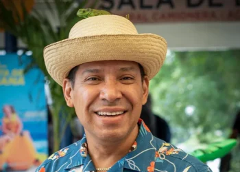 ‘El Costeño’ se accidenta en Hidalgo; camioneta en la que viajaba cayó al barranco