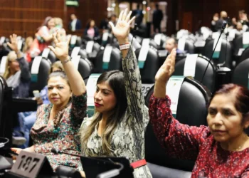 Conceden licencia a 15 diputados por Morena