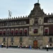 Legisladores de Morena-PT-PVEM se reúnen con AMLO en Palacio Nacional