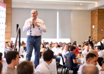 Maestras y maestros del SNTE respaldan a Enrique Galindo para tres años más como presidente municipal