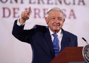 López Obrador reconoce errores en su sexenio, pero dejará que sus adversarios los señalen