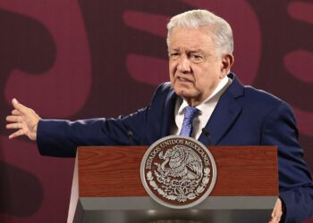 “Aunque parezca paradójico, no informan”: AMLO reclama a medios por no dar a conocer datos del PREP