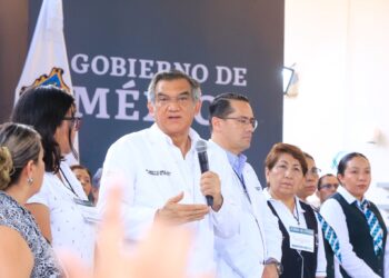Entrega Américo Villarreal tarjetas del programa “La Clínica es Nuestra”; se fortalece atención médica