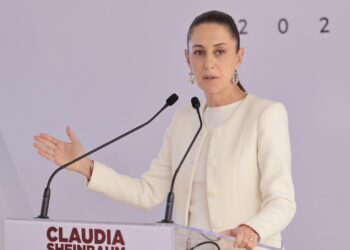 NO VAMOS A ABANDONAR, NI DAR CARPETAZO, VAMOS A SEGUIR TRABAJANDO: SHEINBAUM, SOBRE CASO AYOTZINAPA