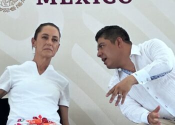 Sheinbaum le hace el “fuchi” a Gallardo durante visita a la Huasteca Potosina