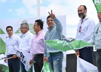 Gobernador de San Luis Potosí presume construcción de carretera DE CUOTA como logro de su administración