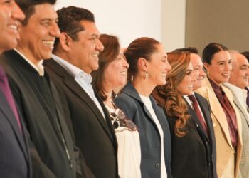 SHEINBAUM DEFINE PROYECTOS PRIORITARIOS CON LAS Y LOS GOBERNADORES DE CAMPECHE, CHIAPAS, OAXACA, QUINTANA ROO, TABASCO, VERACRUZ Y YUCATÁN