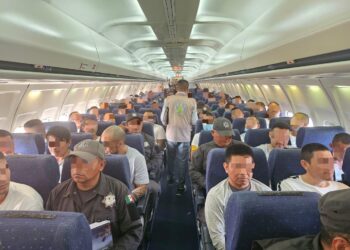 Trasladan desde CEDES de Tamaulipas a 68 personas privadas de la libertad a CEFERESOS