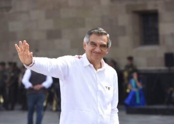 Asiste Américo Villarreal al sexto informe de gobierno del presidente López Obrador