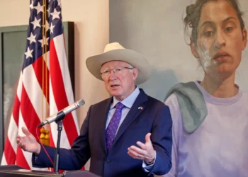 Advierte Ken Salazar que si la reforma judicial no se hace bien, dañará la relación México-EE.UU.