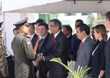 Acude Américo Villarreal a relevos de mandos de la IV Región, 8/a y 48/a Zonas Militares