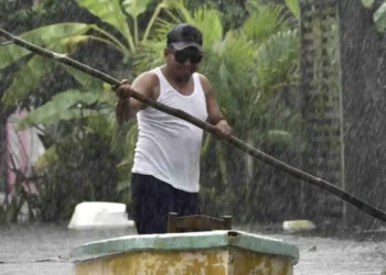 Lluvias pegan a Minatitlán y Tlacotalpan en Veracruz