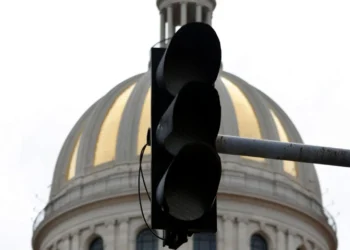 Cuba mantiene los intentos por restaurar su red eléctrica en medio del apagón masivo