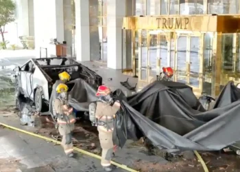 Conductor de Cybertruck que explotó frente a un hotel Trump se disparó antes del incidente