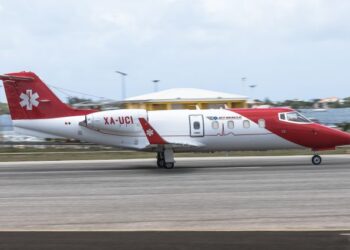 Varias viviendas y vehículos afectados por el accidente de un avión pequeño en Filadelfia