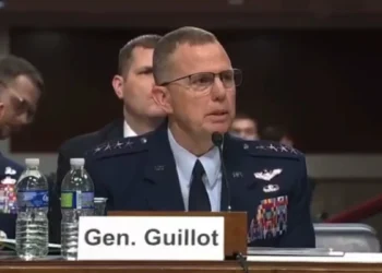 EE.UU. reconoce aumento de vuelos espía en México