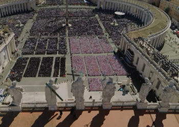 Multitudinaria Despedida: 250 Mil Asisten al Funeral del Papa Francisco en el Vaticano