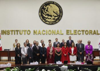 Valida INE elección de la Suprema Corte; entrega constancias a próximos ministros