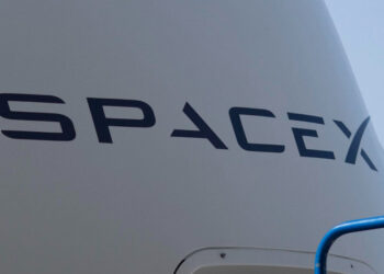 México evalúa demanda contra SpaceX por basura espacial en la frontera