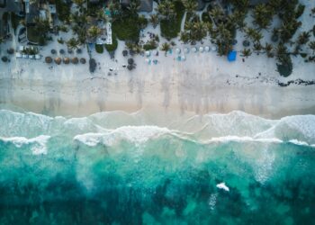 Cofepris revela las 16 playas no aptas para nadar en este verano 2025