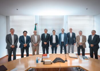 Gestiona gobernador de Tamaulipas, con Banobras, recursos para carreteras, puentes y Puerto del Norte