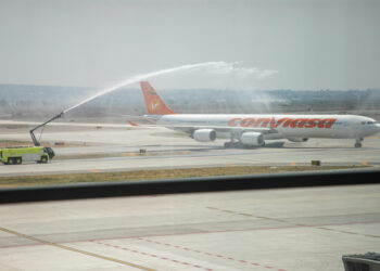 EE.UU. impone restricciones a rutas aéreas mexicanas; SICT busca mantener el diálogo