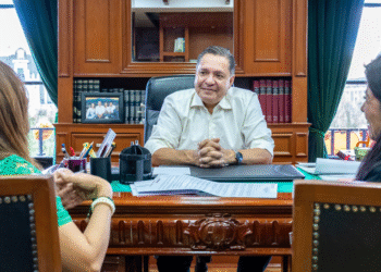 Es Ricardo Moreno el primer edil en certificarse en atención a mujeres víctimas de violencia