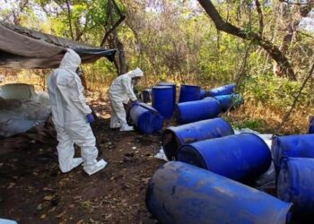 Ejército y Guardia Nacional aseguran más de 500 kilos de droga y químicos en Sinaloa