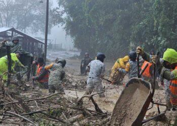 Van 79 muertos y 19 desaparecidos por las lluvias en cinco estados