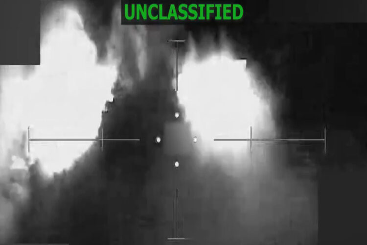 Captura de pantalla tomada de la cuenta oficial de X del Comando Sur de EE.UU @Southcom que muestra la destrucción de una lancha durante la Operación Lanza del Sur en aguas internacionales. EFE/ @southcom /SOLO USO EDITORIAL/ NO VENTAS/ SOLO DISPONIBLE PARA ILUSTRAR LA NOTICIA QUE ACOMPAÑA (CRÉDITO OBLIGATORIO)