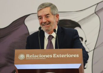 Sheinbaum confirma licencia del canciller De la Fuente por intervención quirúrgica