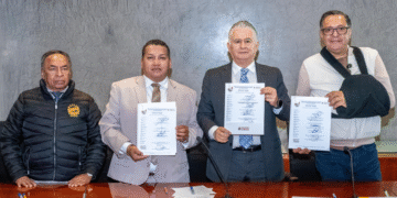 Consolida Ricardo Moreno justicia laboral con firma de convenio salarial 2025