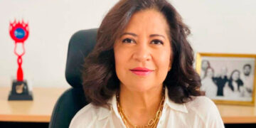 Sube Estela Arriaga al escenario político; “Ley Ruth” hunde a Ruth y otras destacan
