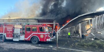 Por desplome de aeronave en San Mateo Atenco, ofrecen cuerpos de emergencia y seguridad de Toluca su apoyo