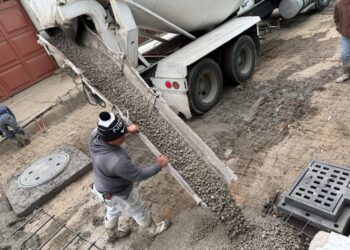 Infraestructura duradera y de calidad en la rehabilitación de la calle Nevado en Cacalomacán: Ricardo Moreno