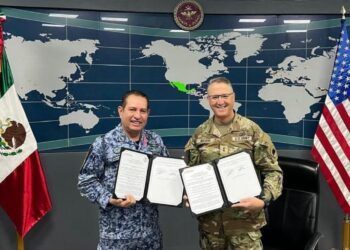 México y Guardia Nacional de California sellan colaboración militar estratégica