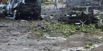 FGR investiga como delincuencia organizada explosión de coche bomba en Coahuayana